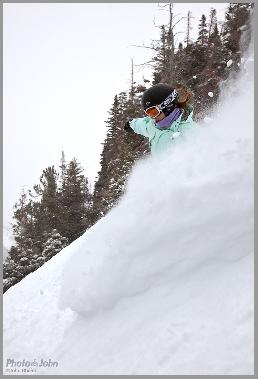 Jenni_LMT snowboard photo by Photo_John